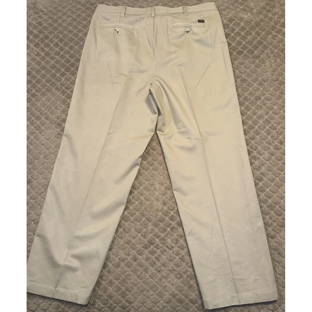 Izod Chinos Men's Khaki Pants Size 42x32 Straight Fit Excellent Condition